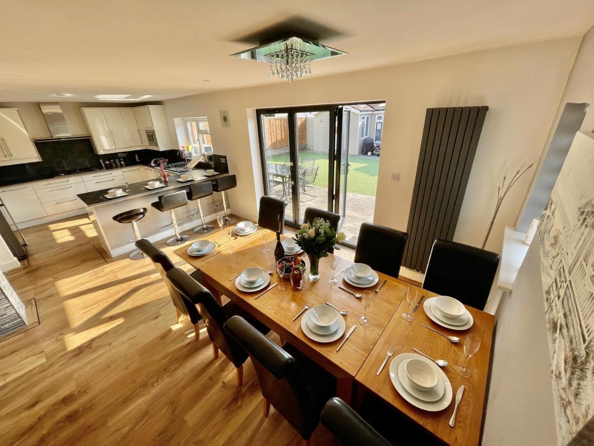 Four Corners Holiday Home Hot Tub & Sauna Ferndown Extérieur photo