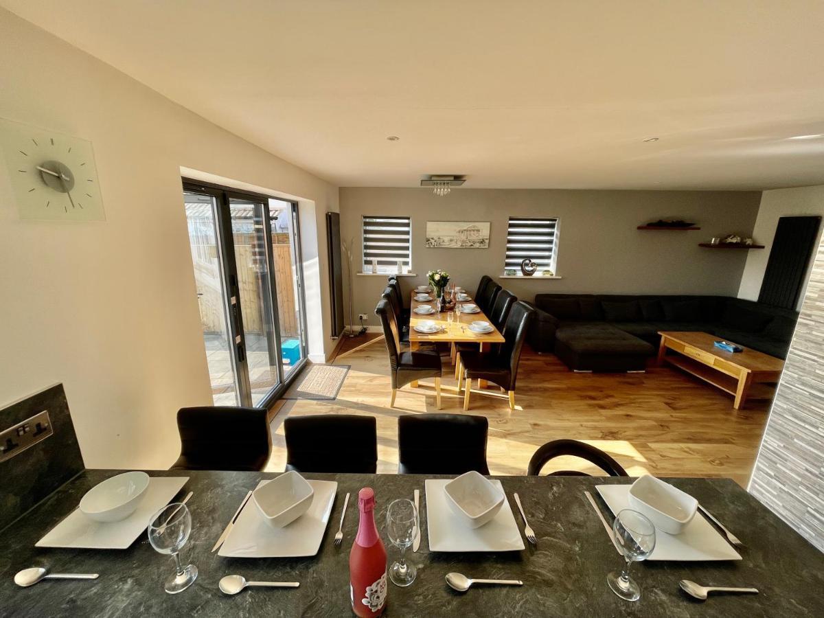Four Corners Holiday Home Hot Tub & Sauna Ferndown Extérieur photo
