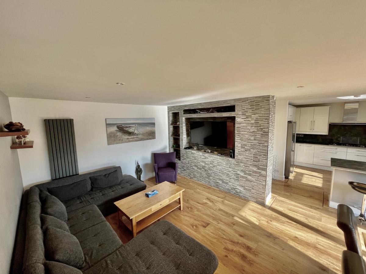 Four Corners Holiday Home Hot Tub & Sauna Ferndown Extérieur photo