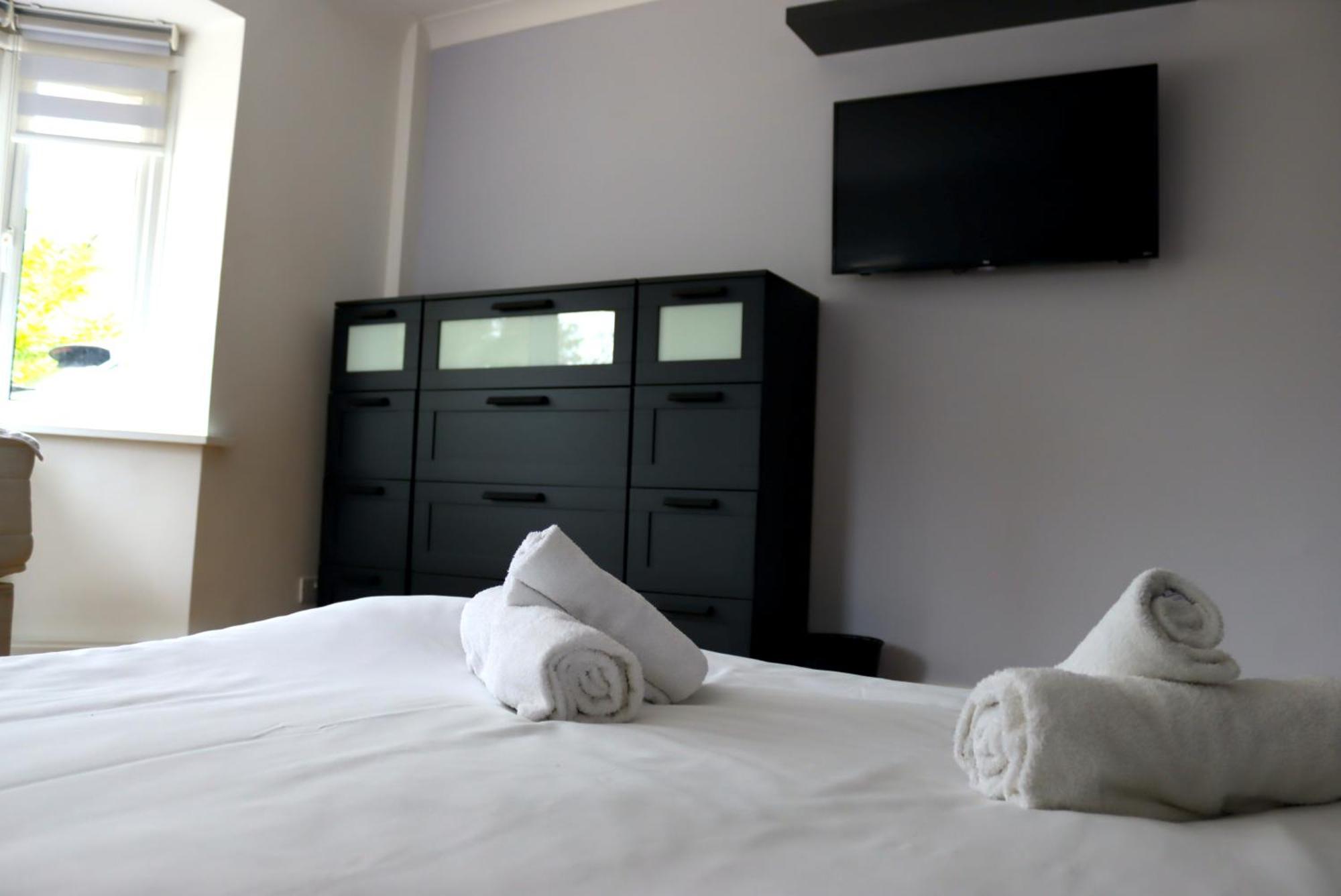 Four Corners Holiday Home Hot Tub & Sauna Ferndown Extérieur photo