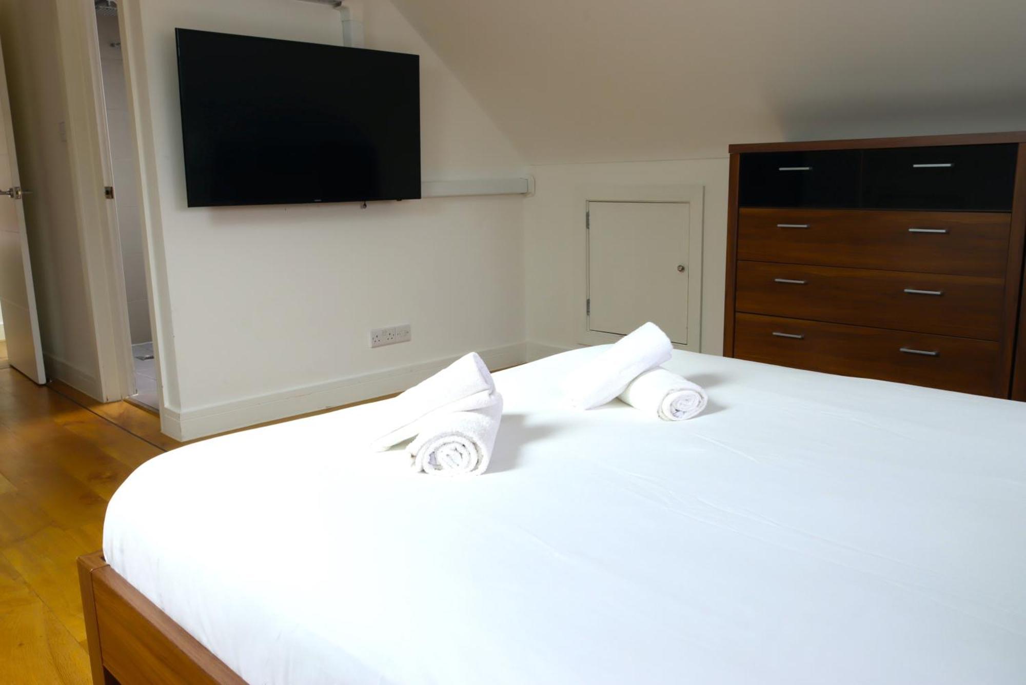 Four Corners Holiday Home Hot Tub & Sauna Ferndown Extérieur photo