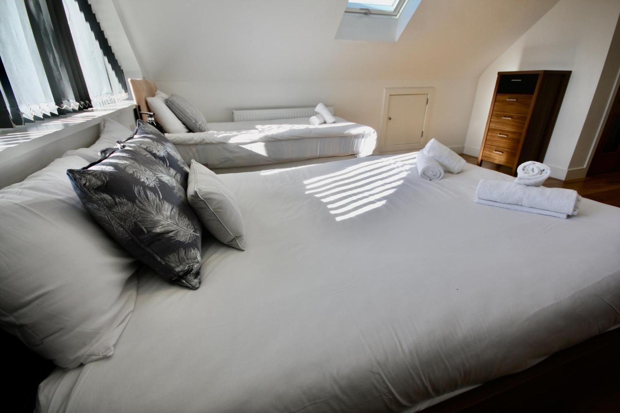 Four Corners Holiday Home Hot Tub & Sauna Ferndown Extérieur photo