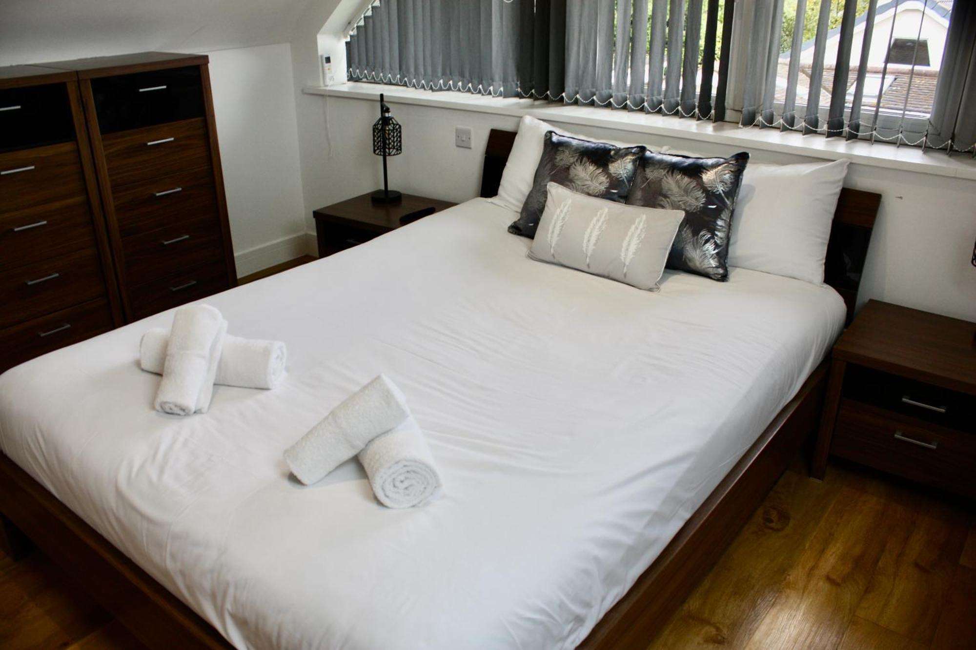 Four Corners Holiday Home Hot Tub & Sauna Ferndown Extérieur photo